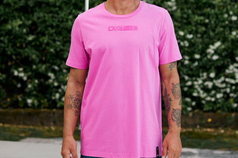T-shirt Duotone Originals Graphic homme en rose avec logo en relief