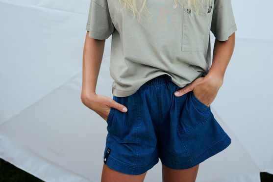 Duotone_Apparel_Shorts-True-women_Action-Shots_2