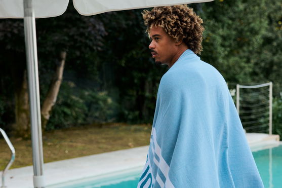 Duotone_Apparel_Towel-Logo_Action-Shots_1