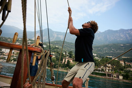 Duotone_Apparel_Boardshorts-Tech-19inch-men_Action-Shots_2