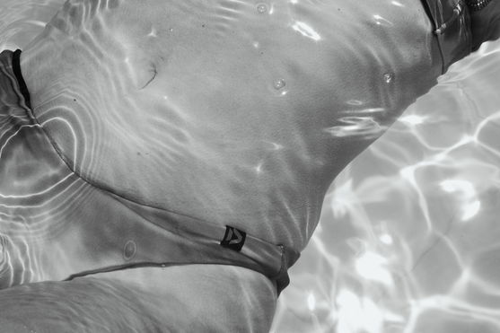 Duotone_Apparel_Bikini-Bottom-Beach-women_Action-Shots_3