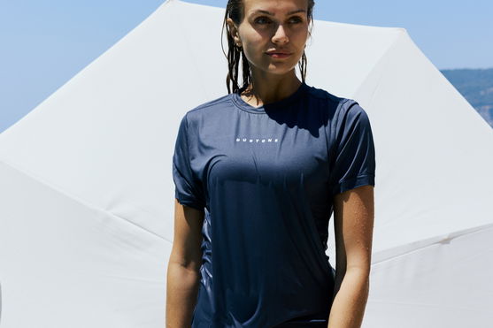 Duotone_Apparel_Wetshirt-women_Action-Shots_1