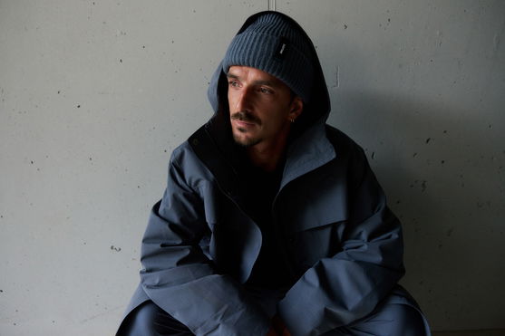 Duotone_Apparel_Beanie-Duotone-Logo_Action-Shots_3