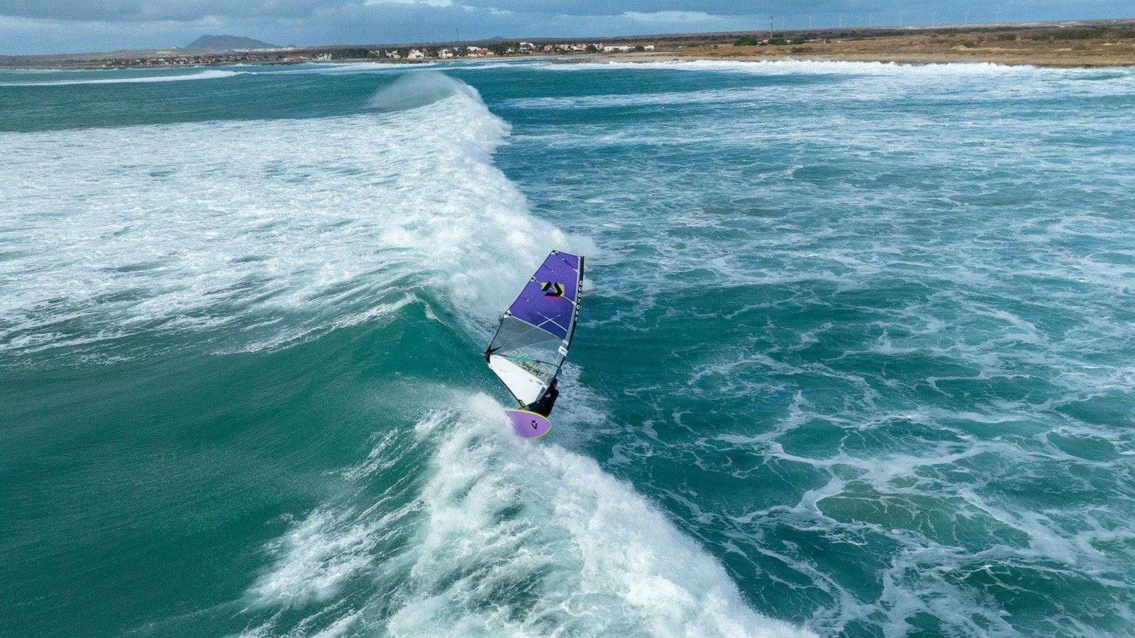 Super_Hero D/LAB 2026 ᐅ high-end wave sail | DUOTONE Windsurfing