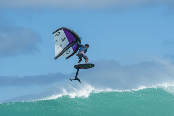 Duotone_Wing_Foiling_Back-Wing-Stabilizer-PX_Action-Shots_3