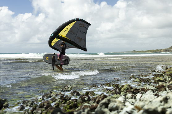 Duotone_Wing_Foiling_Back-Wing-Stabilizer-PX_Action-Shots_4