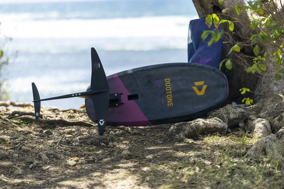 Duotone_Wing_Foiling_Back-Wing-Stabilizer-PX_Action-Shots_1