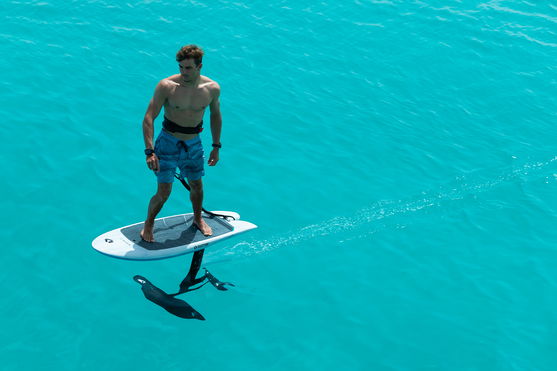 Duotone_Foiling_&_Electric_Foil-Cruise-Set-AL_Action-Shots_4