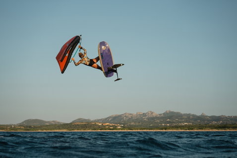 Duotone_Wing_Foiling_Sky-Style-SLS_Action-Shots_12