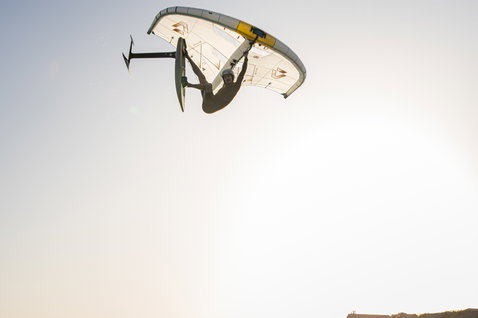 Duotone_Wing_Foiling_Unit-SLS-Concept-Blue_Action-Shots_1