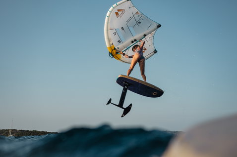 Duotone_Wing_Foiling_Unit-SLS-Concept-Blue_Action-Shots_2