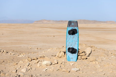 Planche de kitesurf twin-tip Duotone TS Big Air SLS en bleu teal et graphite foncé