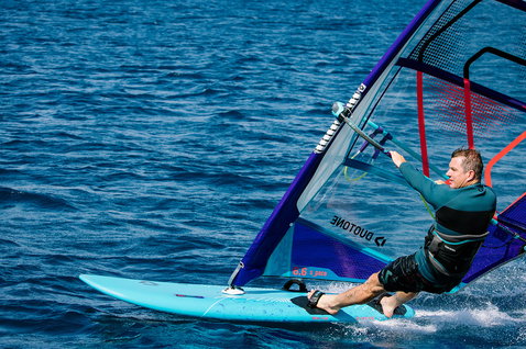 Duotone Blitz planche de windsurf en freeride windsurf sur l'océan