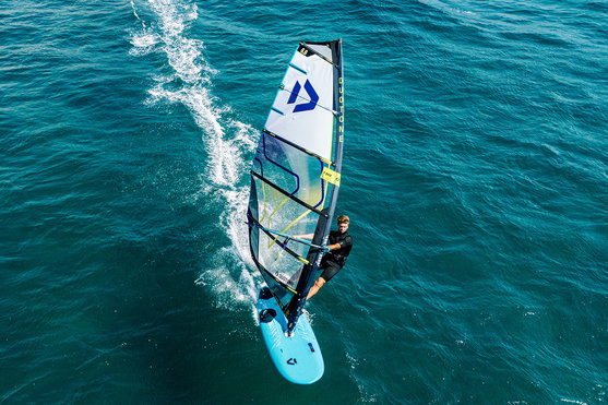 Duotone_Windsurfing_Blitz-(SB,-incl.-fin)_Action-Shots_4