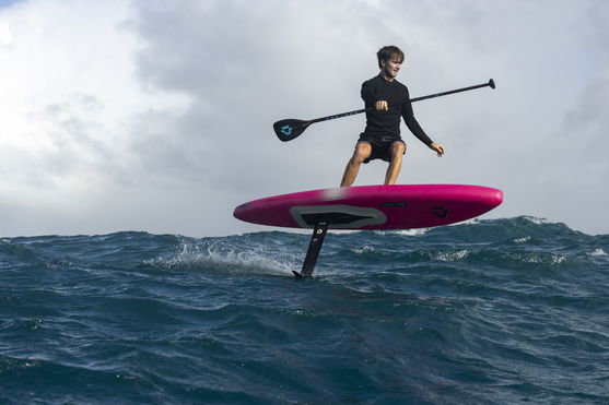 Duotone_Wing_Foiling_Downwinder-Air_Action-Shots_1