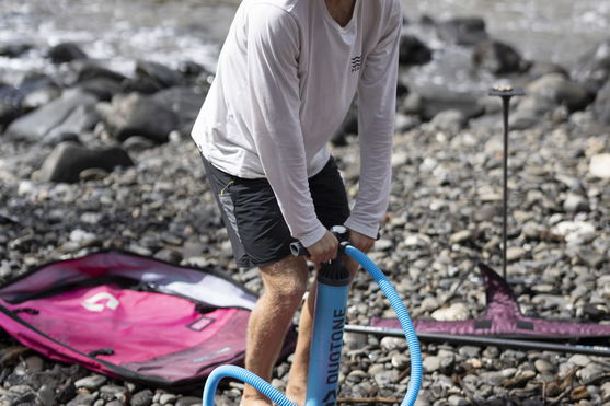 Duotone_Wing_Foiling_Downwinder-Air_Action-Shots_5