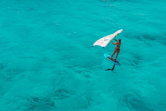 Duotone_Wing_Foiling_Sky-Air_Action-Shots_4