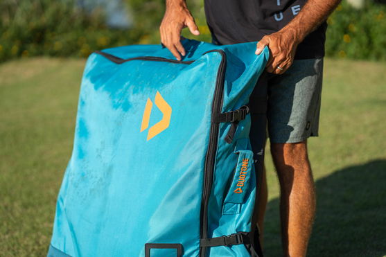 Duotone_Wing_Foiling_Sky-Air_Action-Shots_12