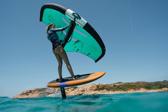 Duotone_Wing_Foiling_Sky-Free_Action-Shots_9