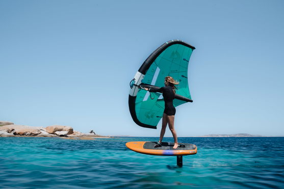 Duotone_Wing_Foiling_Sky-Free_Action-Shots_10