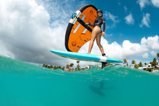 Duotone_Wing_Foiling_Sky-Start-DST_Action-Shots_3