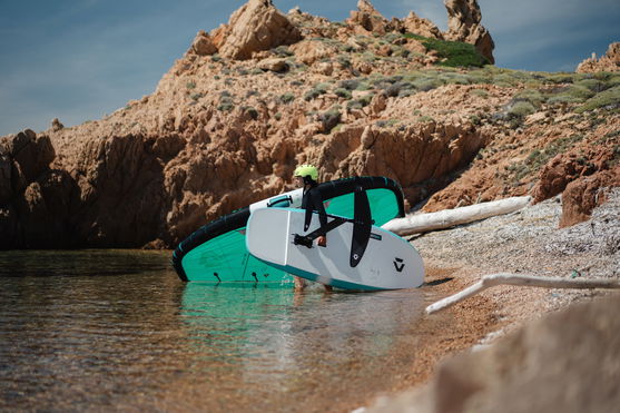 Duotone_Wing_Foiling_Sky-Start-DST_Action-Shots_11