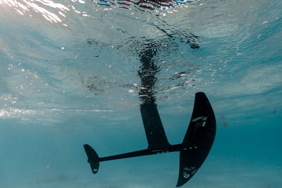 Duotone_Wing_Foiling_Front-Wing-Free-2.0_Action-Shots_3