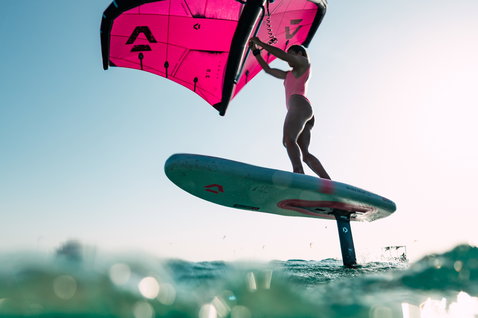Duotone_Wing_Foiling_Front-Wing-Free-2.0_Action-Shots_4