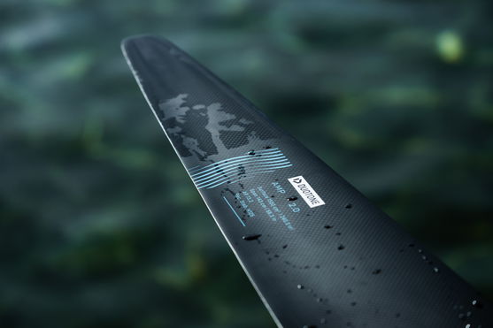 Duotone_Wing_Foiling_Front-Wing-AMP-2.0-SLS_Action-Shots_12
