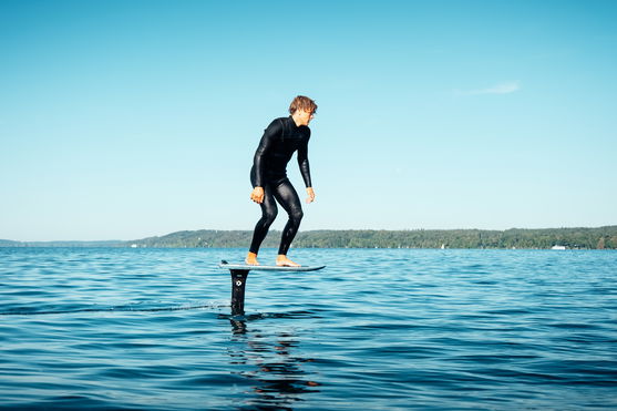 Duotone_Wing_Foiling_Front-Wing-AMP-2.0-SLS_Action-Shots_11