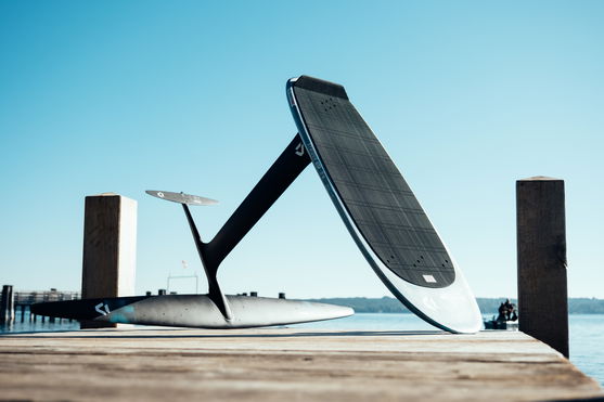 Duotone_Wing_Foiling_Front-Wing-AMP-2.0-SLS_Action-Shots_3