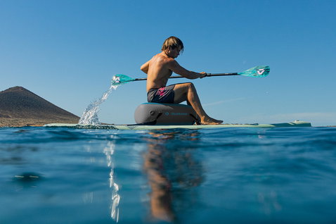 Duotone Kayak Seat siège de kayak gonflable lors du paddle SUP sur océan calme