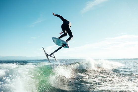 Duotone_Wing_Foiling_Strider-SLS-Wake_Action-Shots_1