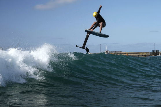 Duotone_Wing_Foiling_Strider-SLS-Wake_Action-Shots_6