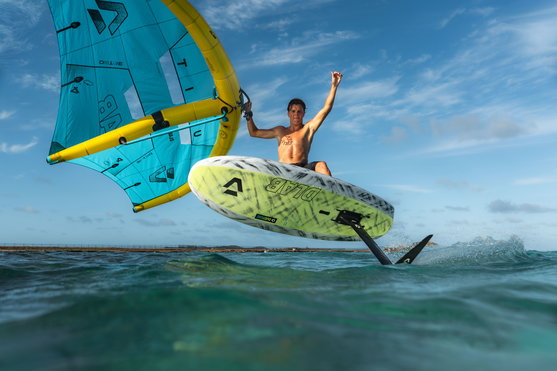 Duotone_Wing_Foiling_Skybrid-D/LAB_Action-Shots_1