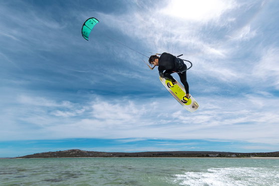 Duotone_Kiteboarding_Evo-Entry-Bundle_Action-Shots_4