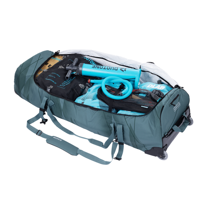 Duotone Team Bag Reisetasche 145 cm in slate teal mit Rollen, geöffnet mit Kite-Equipment