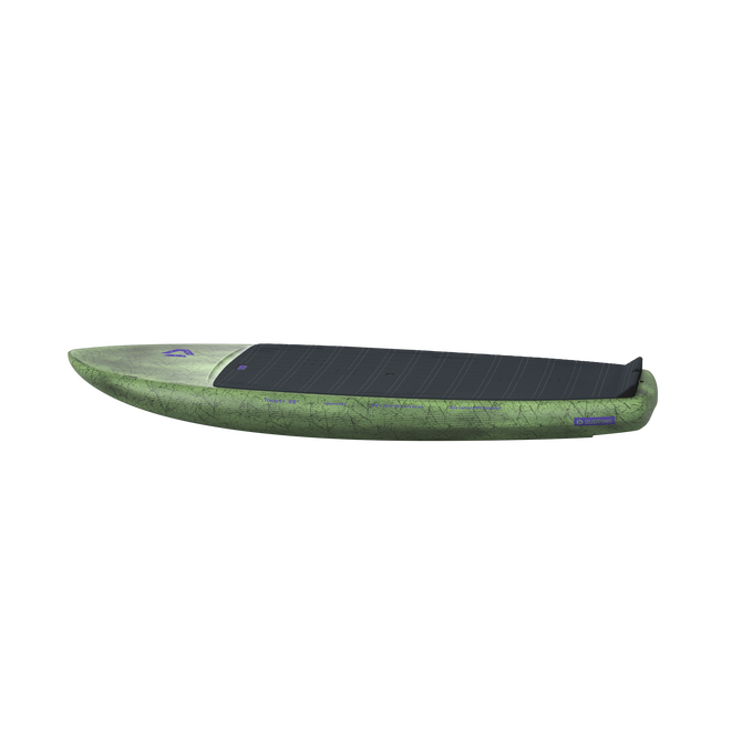 Planche de foil Duotone Trace SLS en vert olive avec pad de pont gris foncé, vue trois quarts