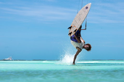 Duotone Traction Pad Pro Back D/LAB for surfboard during kitesurfing in tropical lagoon waters
